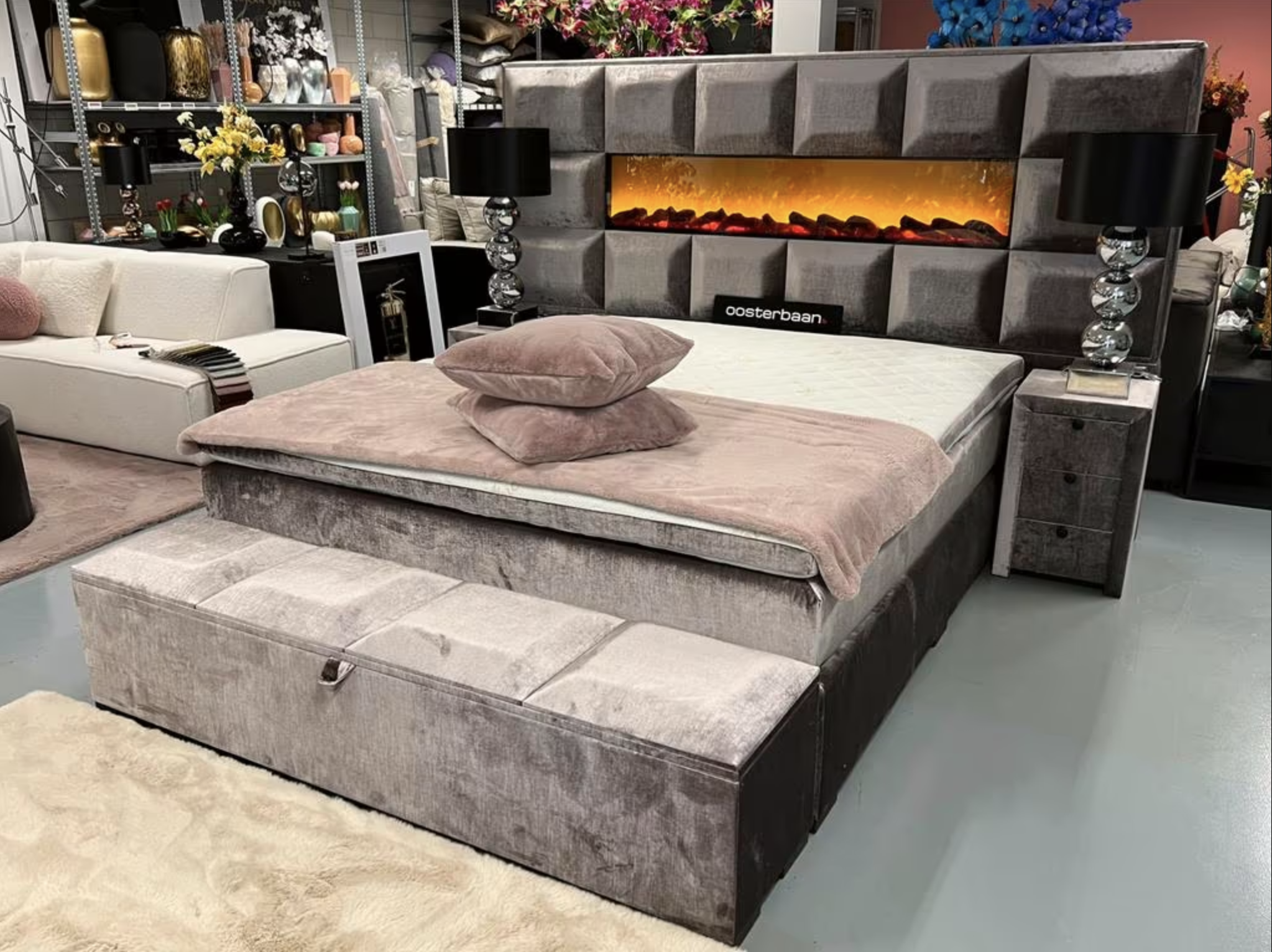 Luxe Velvet Boxspring + Open haard NIEUW - UNIEK - Compleet