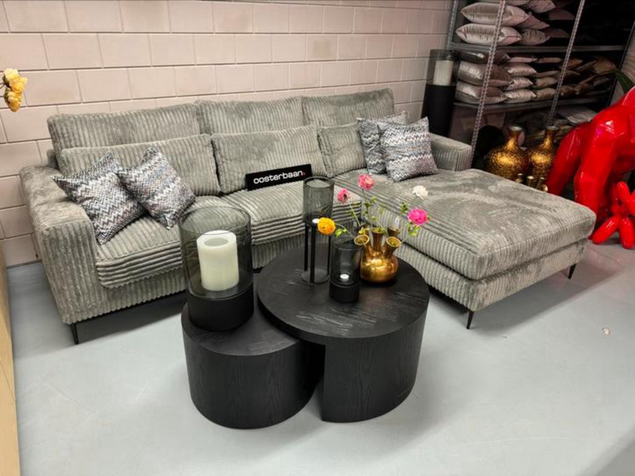 Luxe Velvet Big Rib Loungebank California Grijs 300x200 - Afbeelding 2