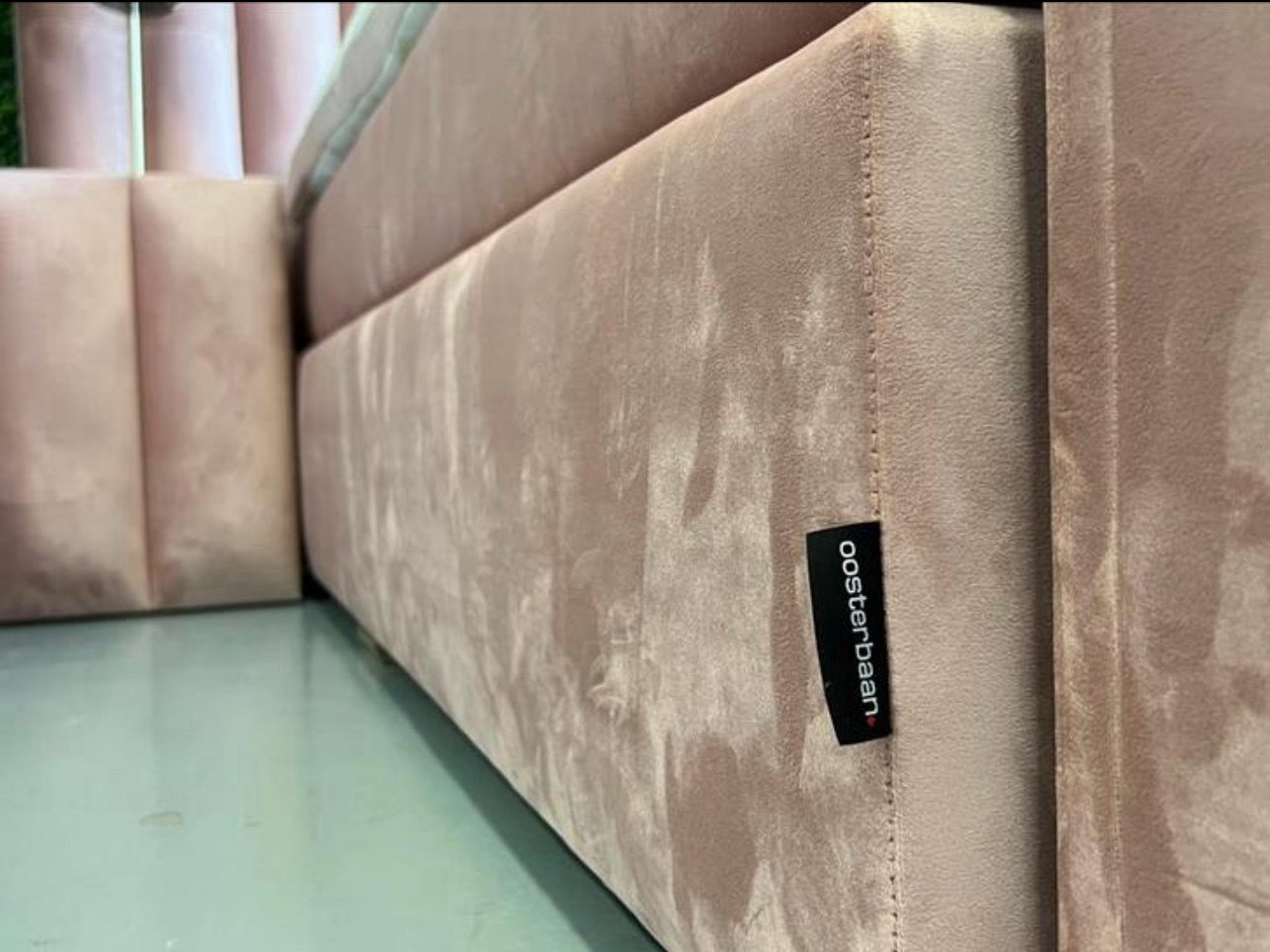 Luxe Velvet Boxspring Laura + TV lift NIEUW - UNIEK - Roze - Afbeelding 3