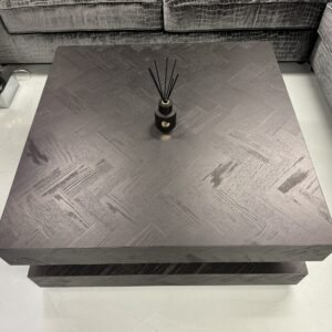 Luxe Visgraat Hamburger Salontafel Black Oak Zwart – NIEUW